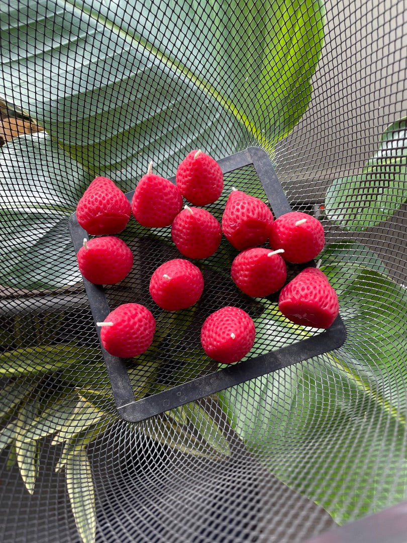 Five of Hearts - Strawberry Candle
