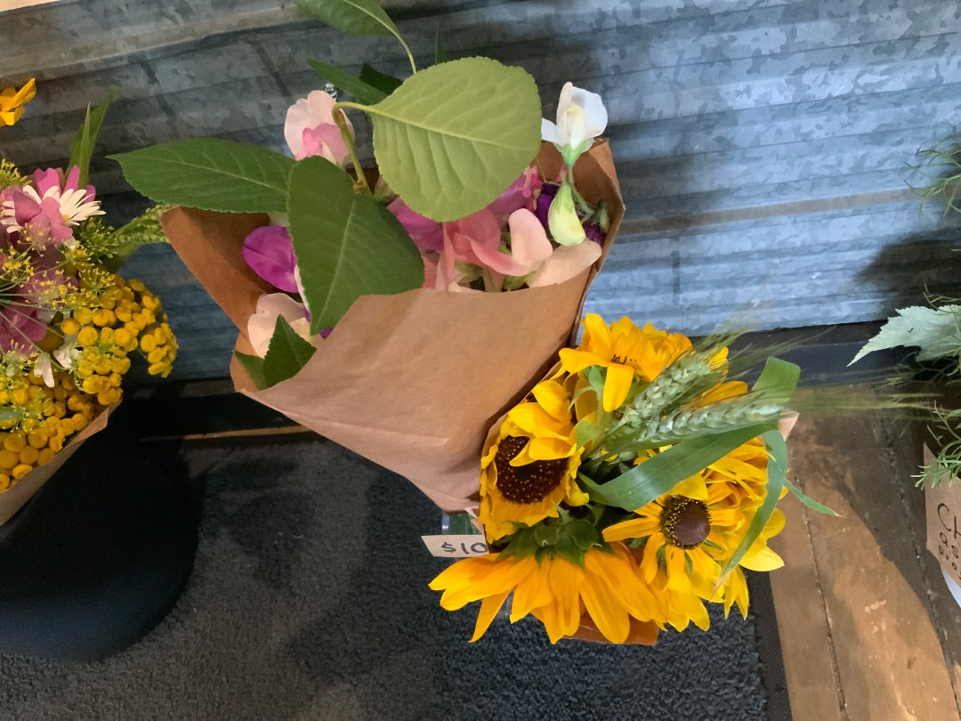 Botanicals On 8th  - Fresh Flower Bouquets $10
