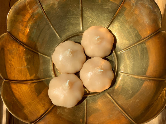Five of Hearts - Garlic Candle