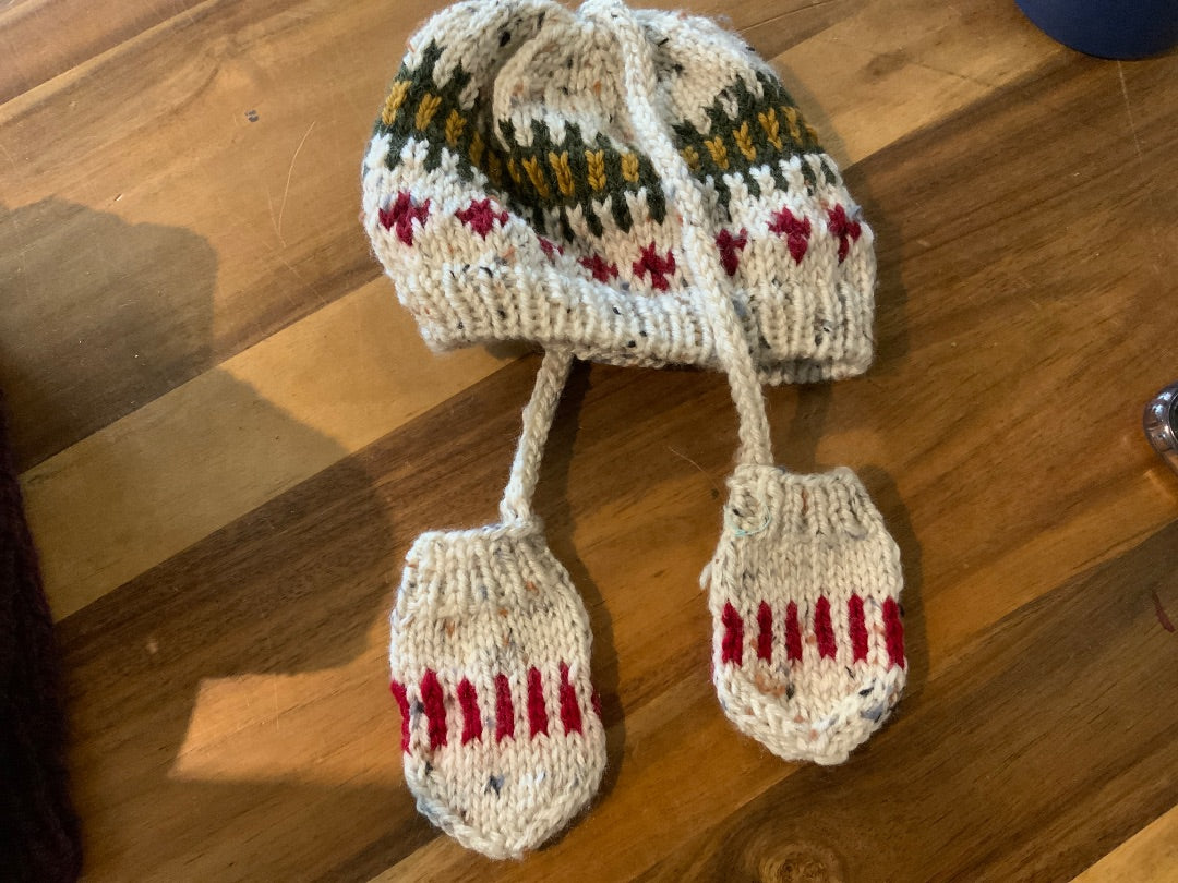 Sticks & Strings - Newborn Set - Baby Mitts and Bonnet